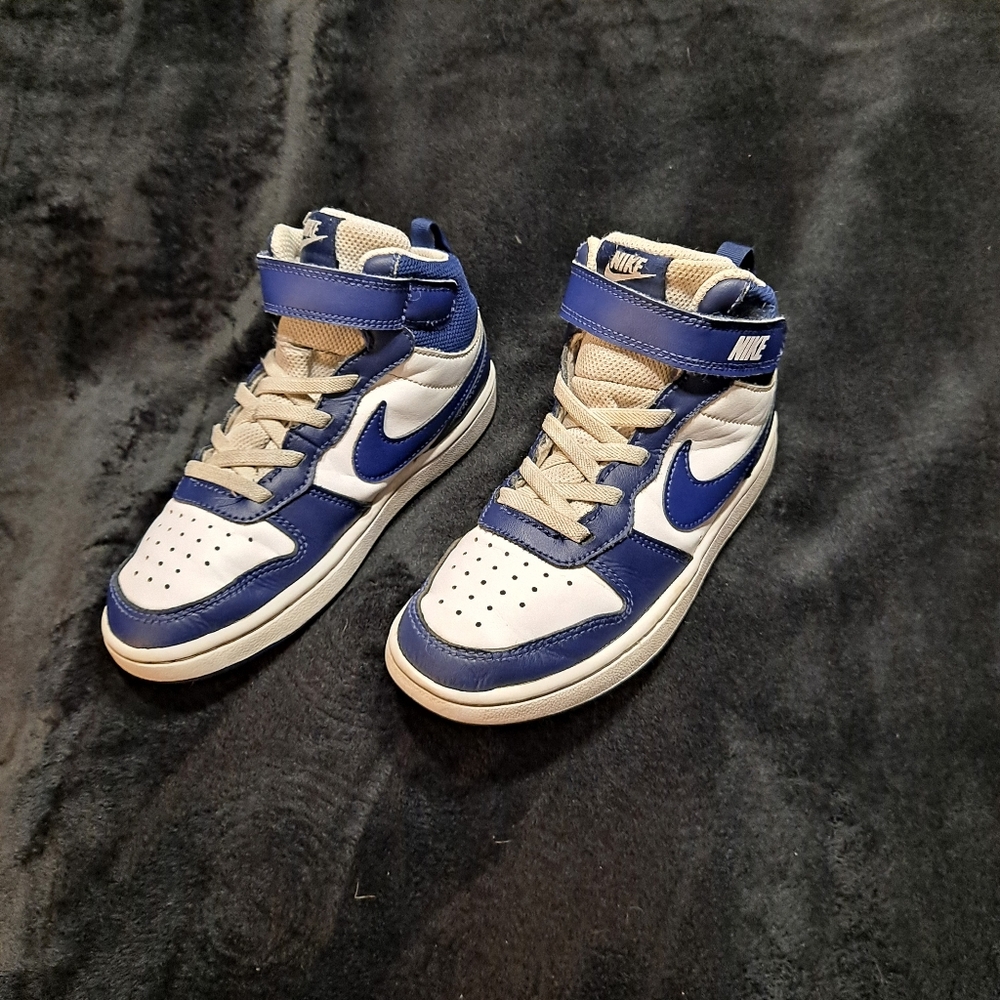 NIKE Court Borough Mid 2 Kids Size 13C White & BlueMid Top SneakersCD7783-107